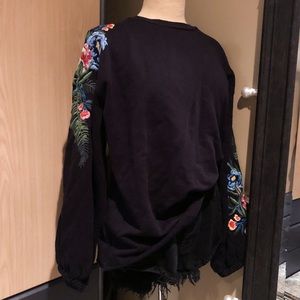 Zara Navy Embroidered Sweater 💙